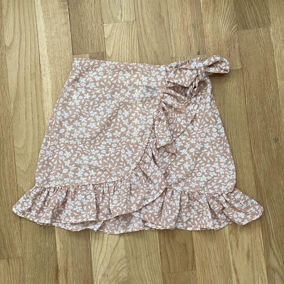 Shein Ruffle Skirt - Picture 1 of 4